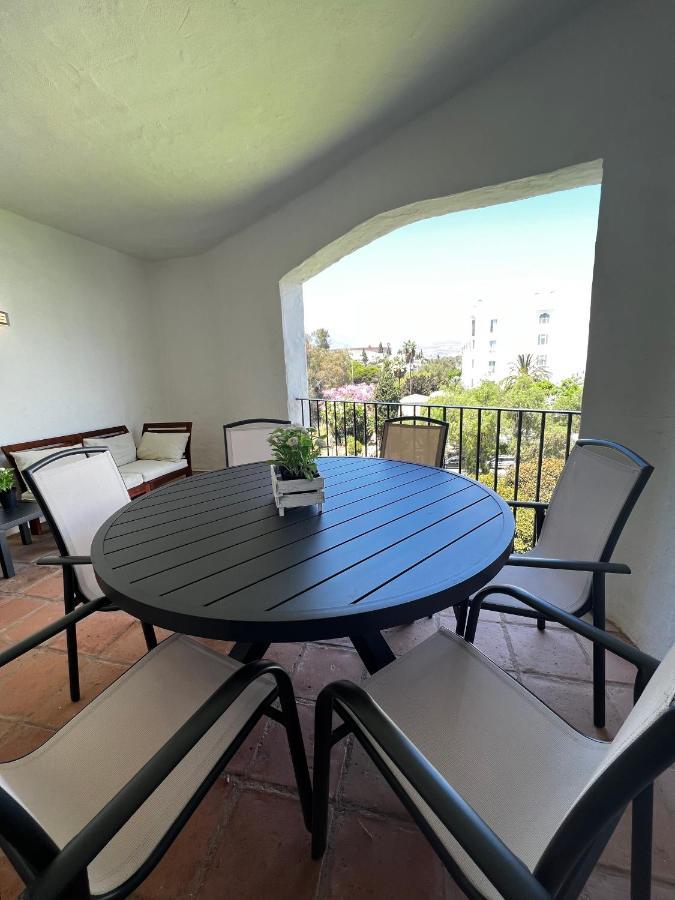 Puerto Banus. Urb Jardines del Puerto. Apartment for up to 6 Marbella Exterior foto