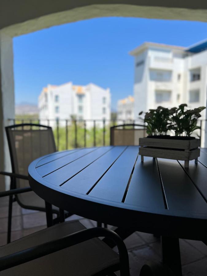 Puerto Banus. Urb Jardines del Puerto. Apartment for up to 6 Marbella Exterior foto