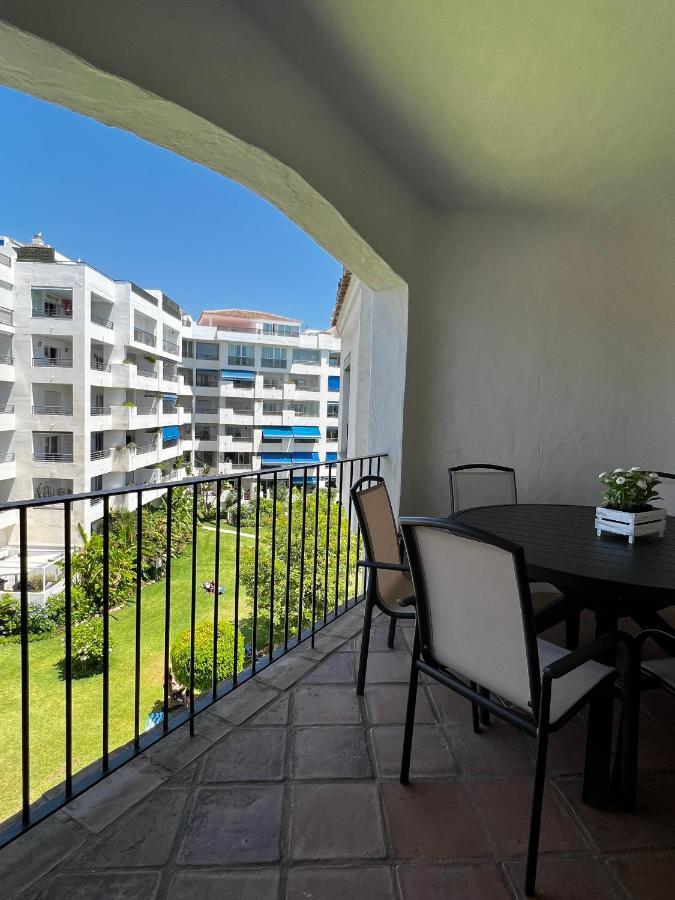 Puerto Banus. Urb Jardines del Puerto. Apartment for up to 6 Marbella Exterior foto
