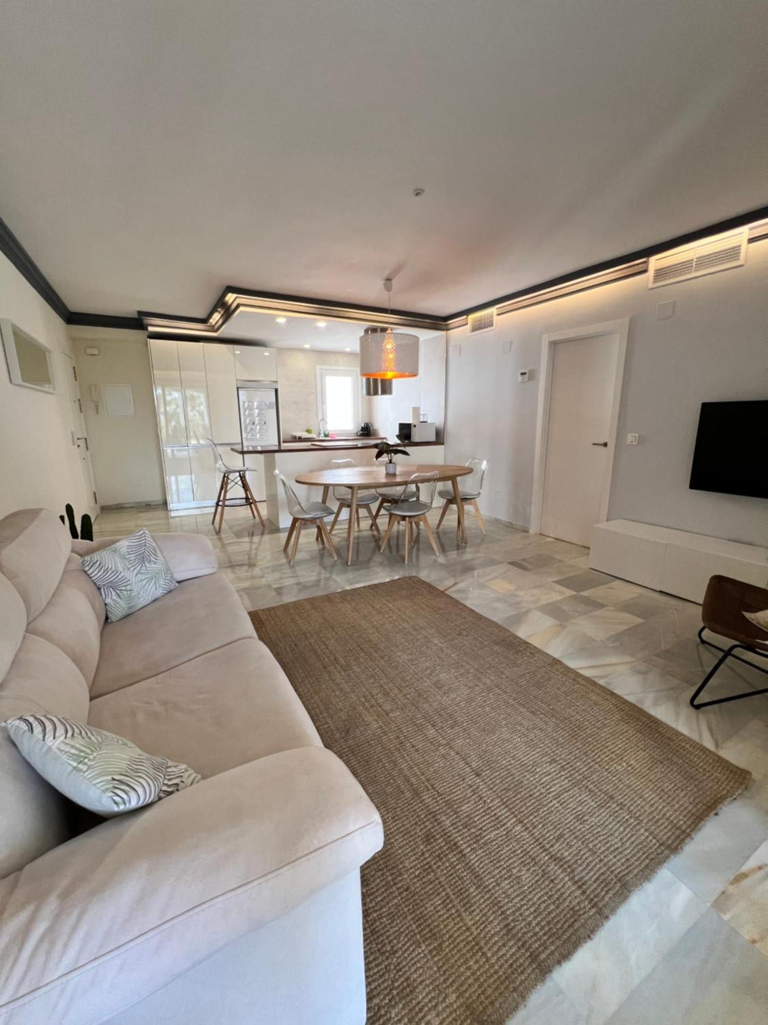 Puerto Banus. Urb Jardines del Puerto. Apartment for up to 6 Marbella Exterior foto