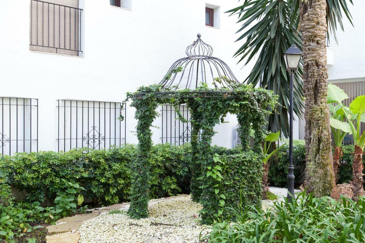 Puerto Banus. Urb Jardines del Puerto. Apartment for up to 6 Marbella Exterior foto