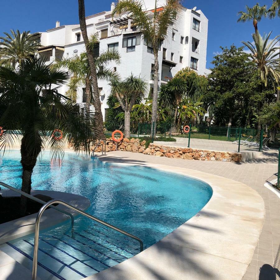 Puerto Banus. Urb Jardines del Puerto. Apartment for up to 6 Marbella Exterior foto