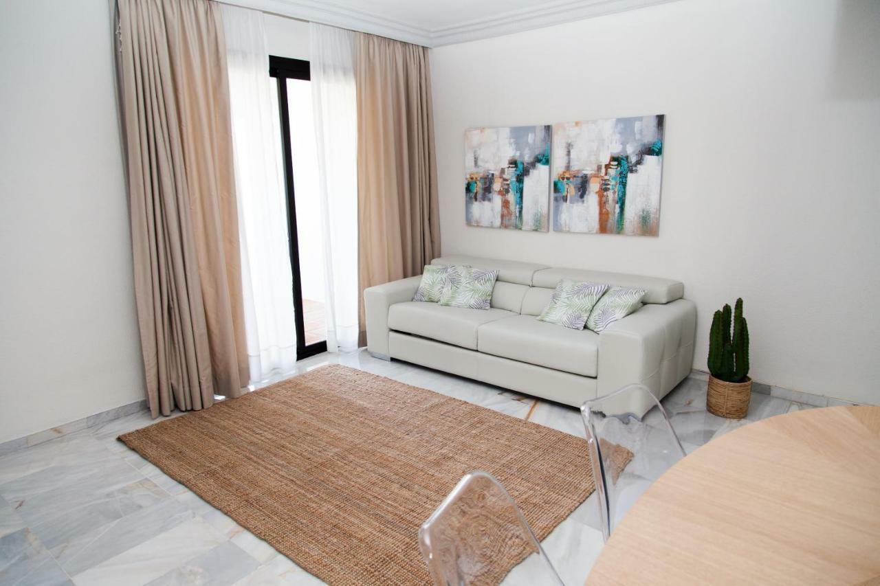 Puerto Banus. Urb Jardines del Puerto. Apartment for up to 6 Marbella Exterior foto