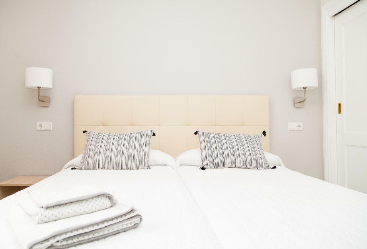 Puerto Banus. Urb Jardines del Puerto. Apartment for up to 6 Marbella Exterior foto