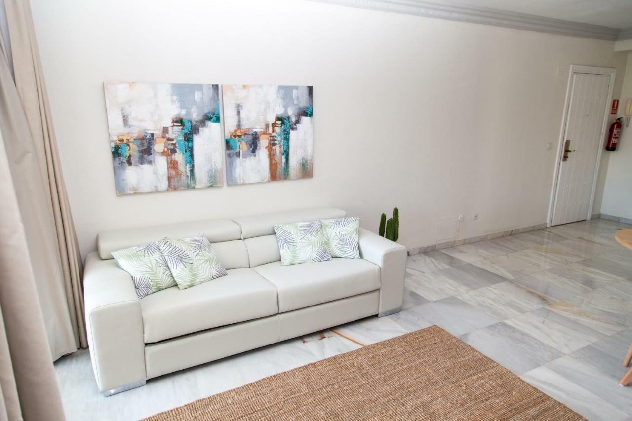 Puerto Banus. Urb Jardines del Puerto. Apartment for up to 6 Marbella Exterior foto