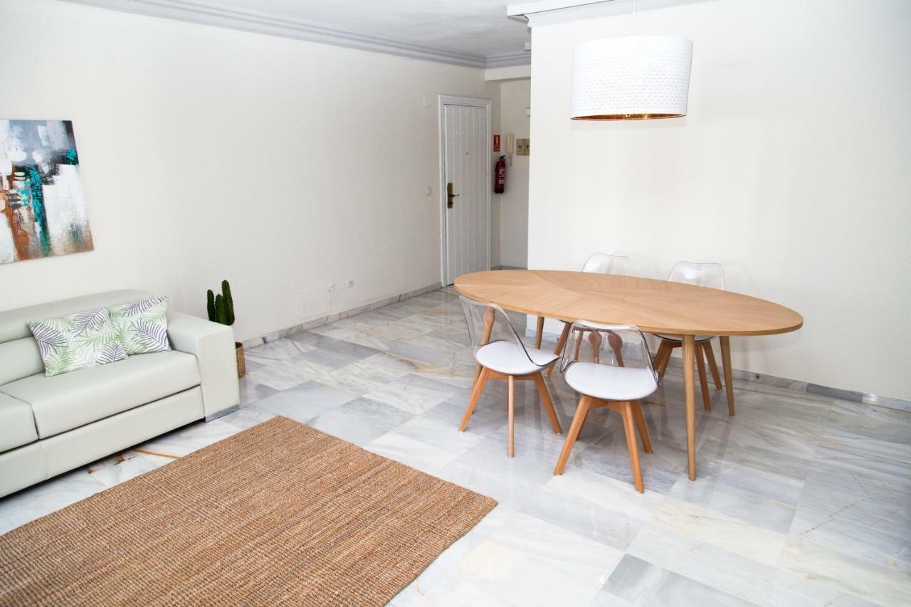 Puerto Banus. Urb Jardines del Puerto. Apartment for up to 6 Marbella Exterior foto