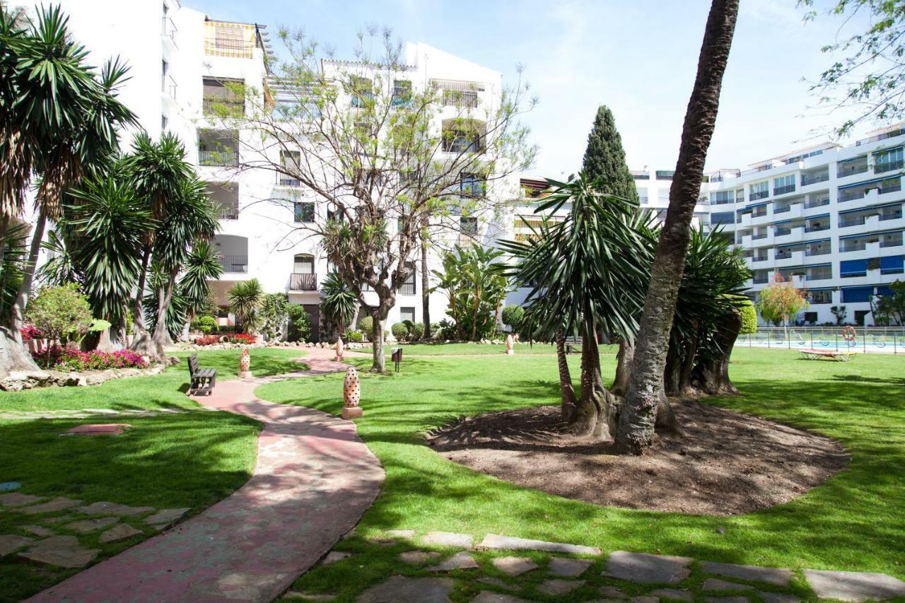 Puerto Banus. Urb Jardines del Puerto. Apartment for up to 6 Marbella Exterior foto