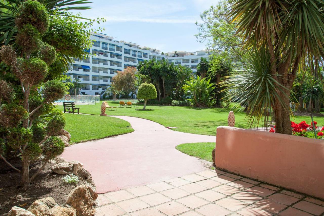 Puerto Banus. Urb Jardines del Puerto. Apartment for up to 6 Marbella Exterior foto